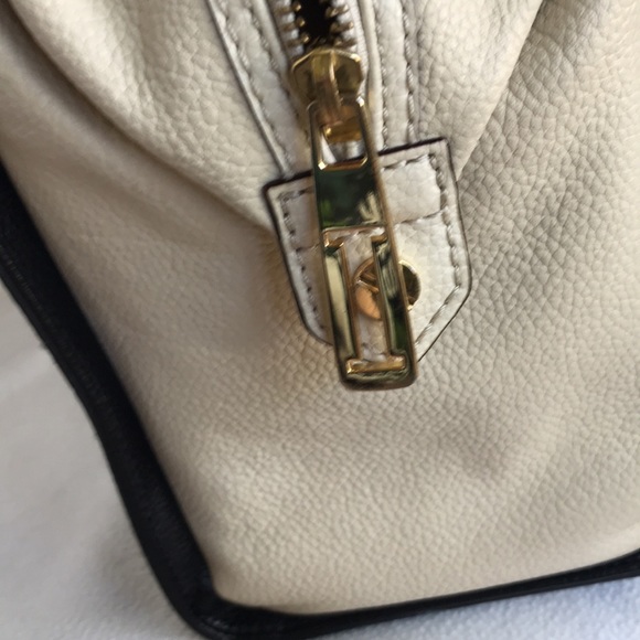 Izaac Mizrahi Bag Satchel - Picture 13 of 16